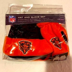 NWT NFL Chicago Bears Hat and Glove Set